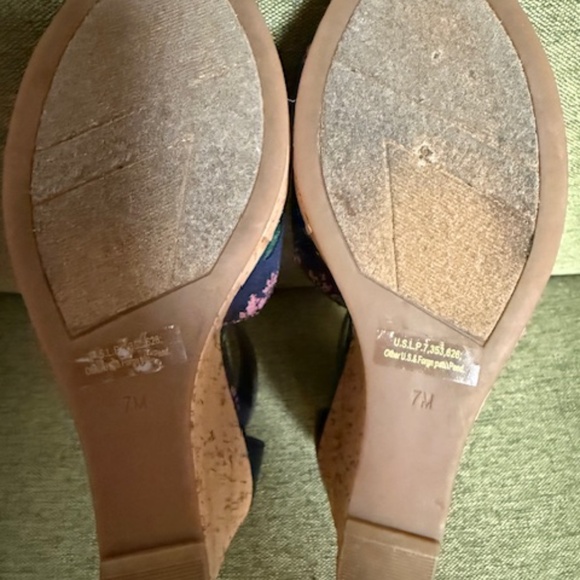 Marc Fisher wedge sandals - Picture 4 of 4